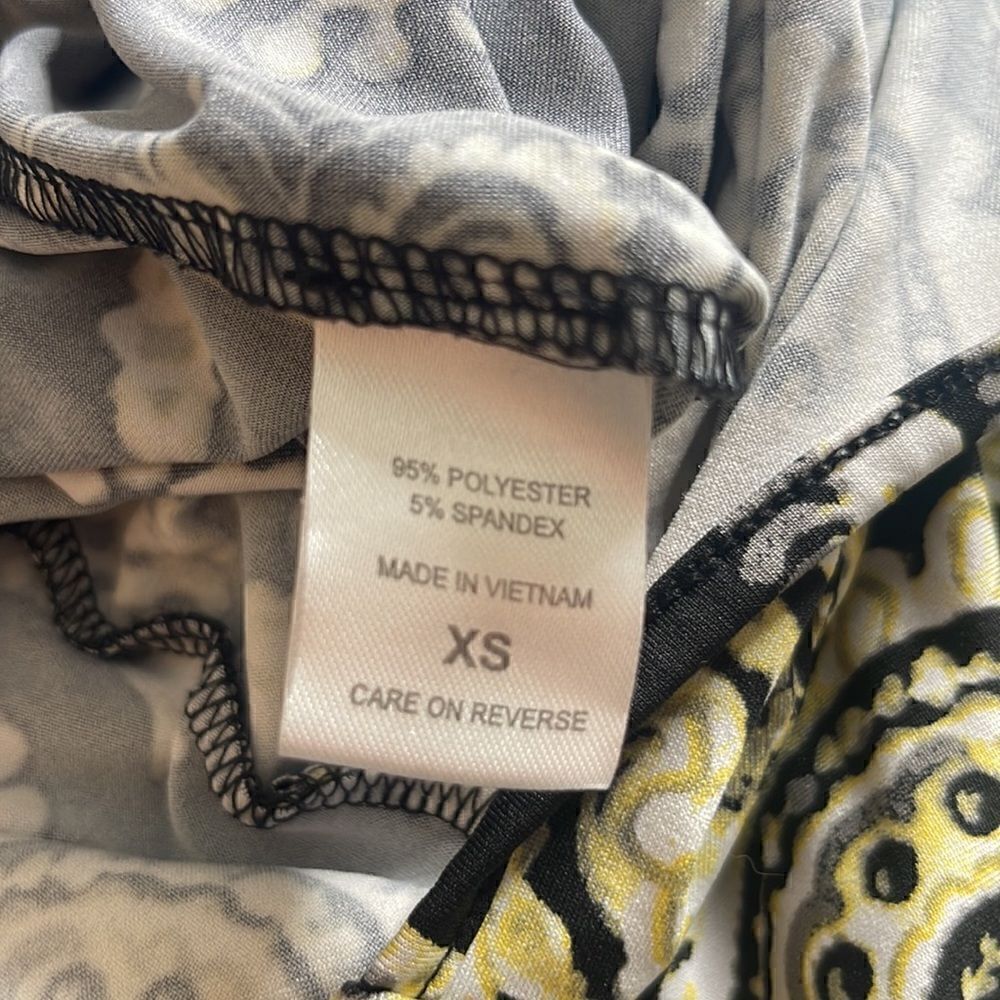 eci jumpsuit.  Size XS.  Light and airy.  Black and yellow.  Long length. - Picture 8 of 9